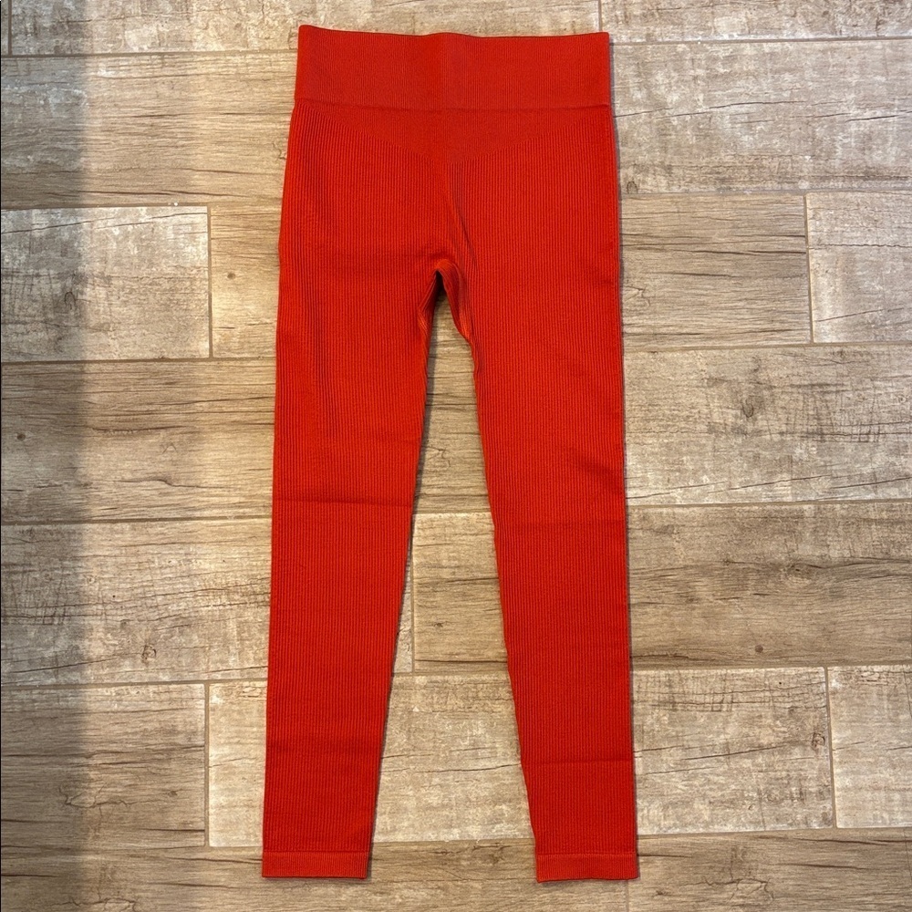 Ribbed high-waist activewear leggings. - Picture 2 of 2